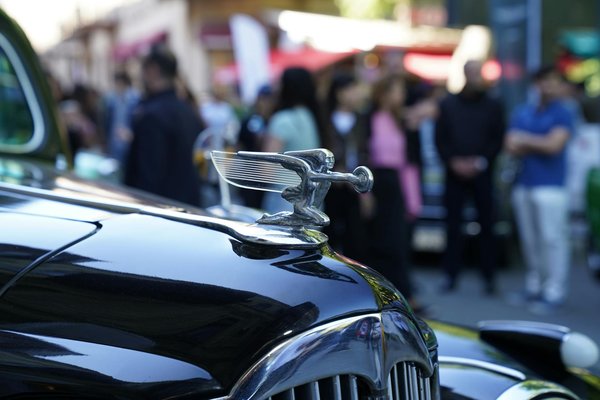 Wat zijn de voordelen van het regelmatig controleren van je bandenspanning?